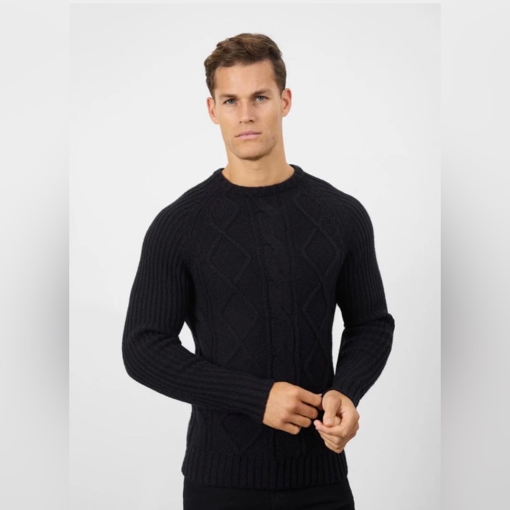 Tailored Athlete WOOL BLEND CHUNKY CABLE CREW NECK IN BLACK—Large